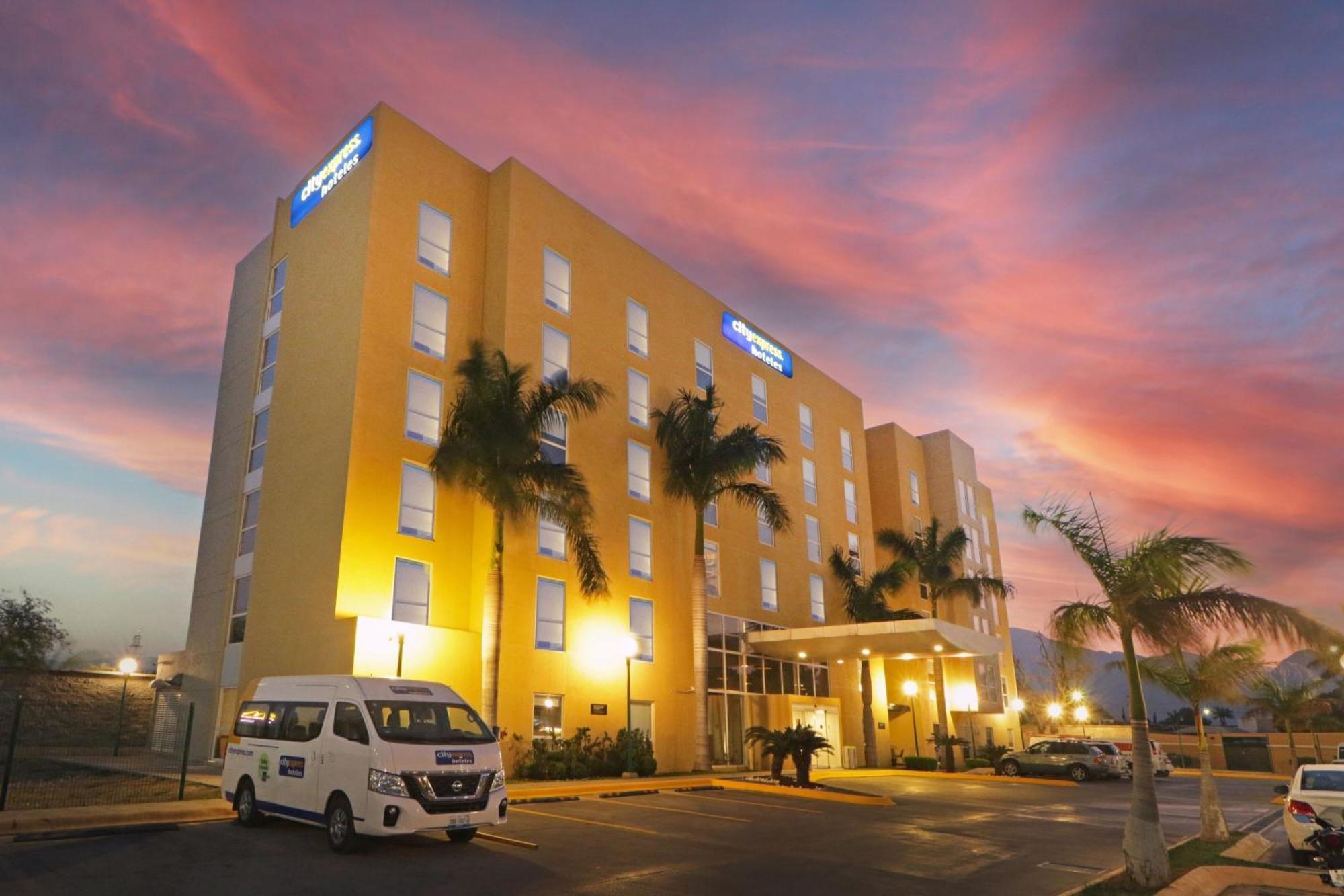 City Express By Marriott Ciudad Victoria Bagian luar foto